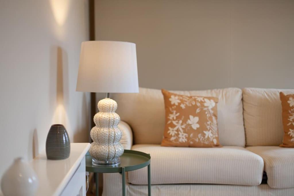 Cg1 - 2 Bedroom Apt, Kensington Garden Square View
