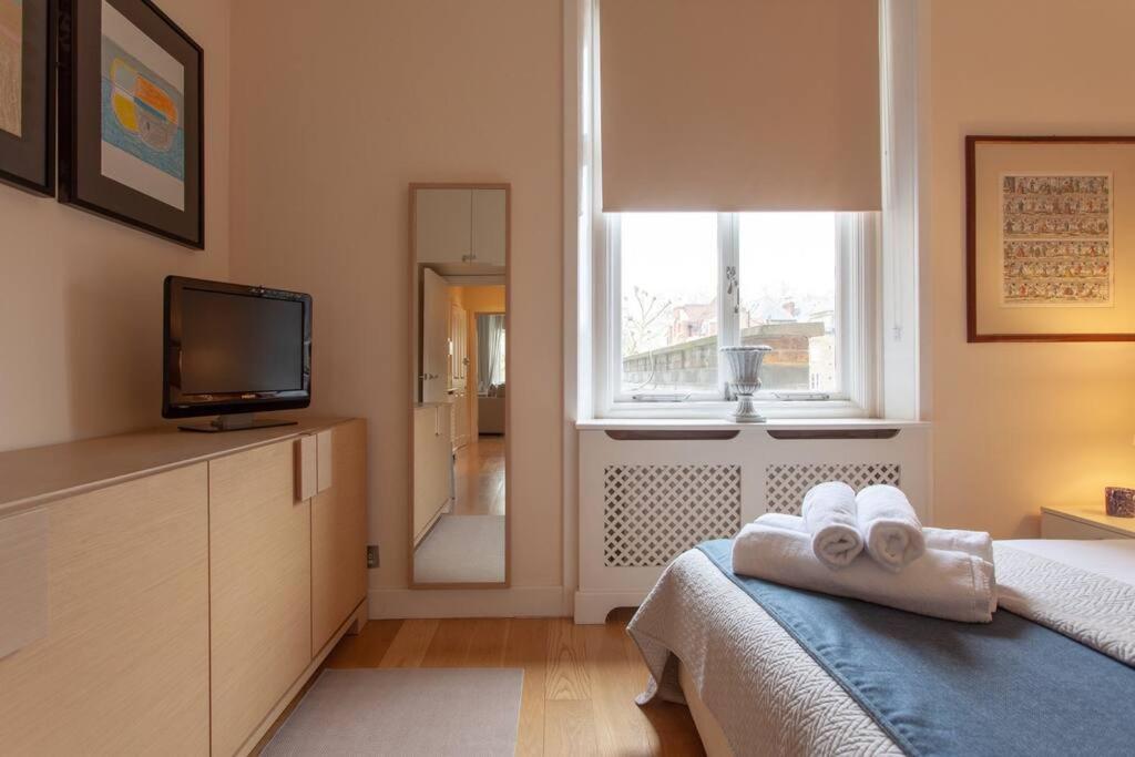 Cg1 - 2 Bedroom Apt, Kensington Garden Square View *