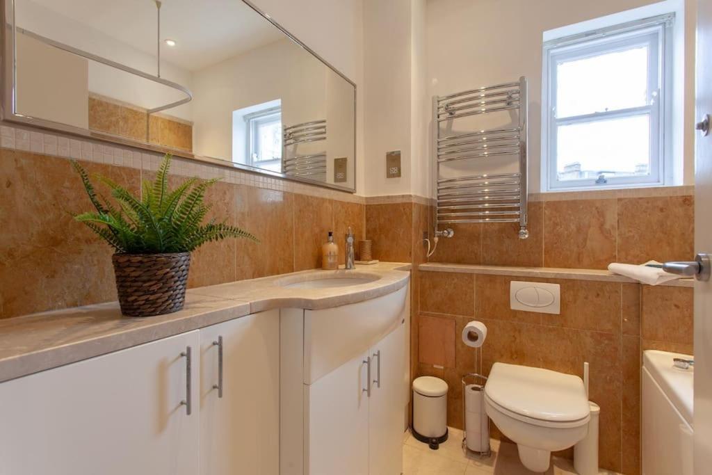 Cg1 - 2 Bedroom Apt, Kensington Garden Square View Londra