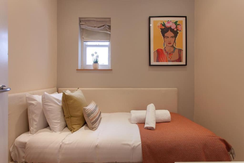 Cg1 - 2 Bedroom Apt, Kensington Garden Square View *