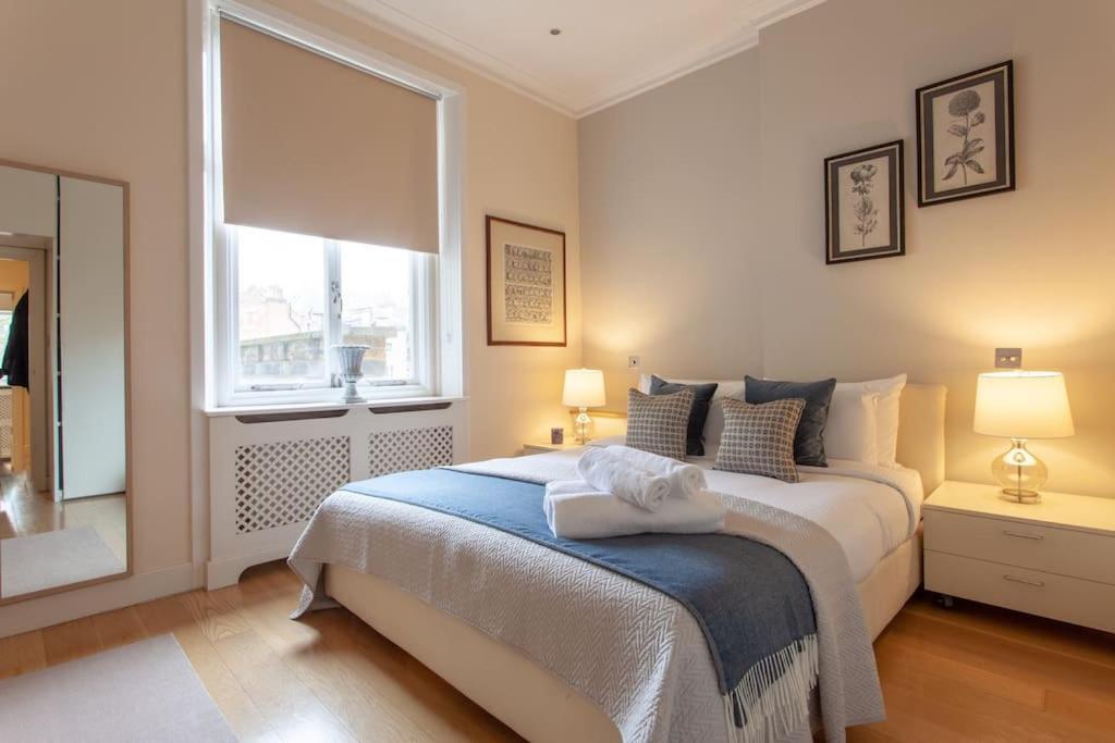 Cg1 - 2 Bedroom Apt, Kensington Garden Square View *