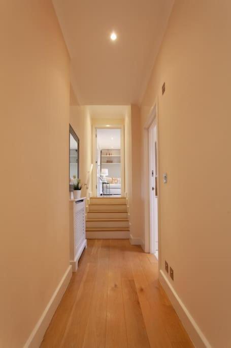 Cg1 - 2 Bedroom Apt, Kensington Garden Square View * Londra