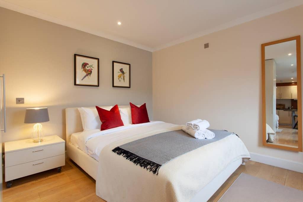 Appartamento Cg1 - 2 Bedroom Apt, Kensington Garden Square View Londra