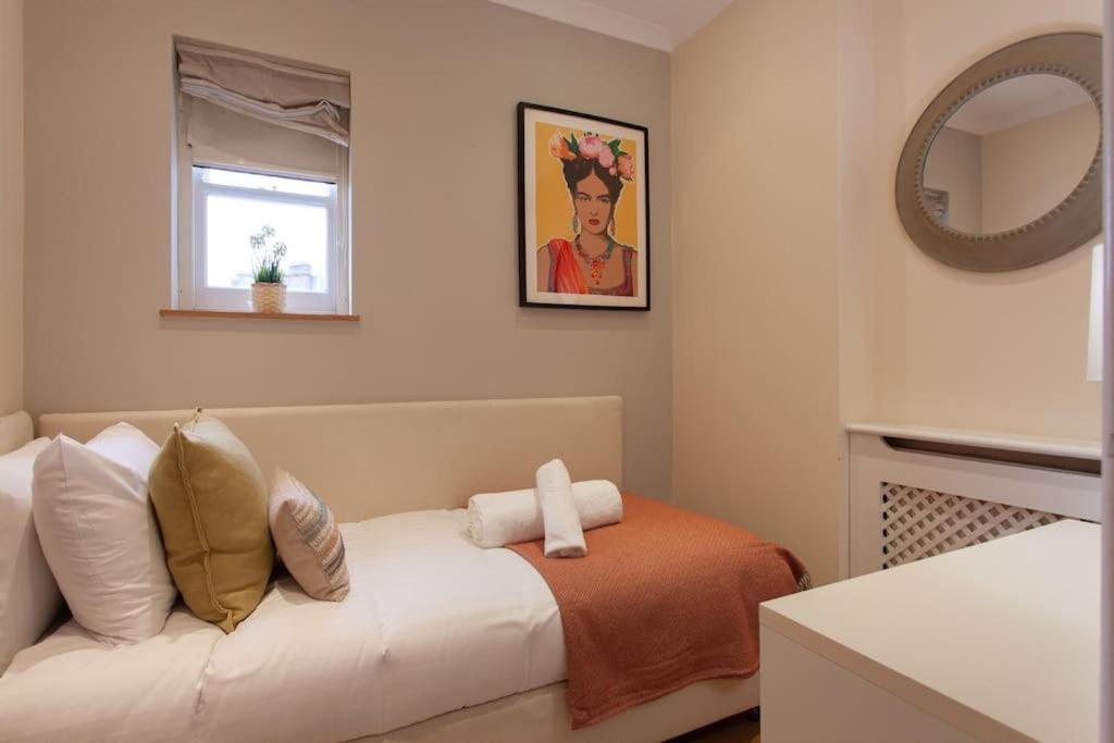 Cg1 - 2 Bedroom Apt, Kensington Garden Square View * Londra