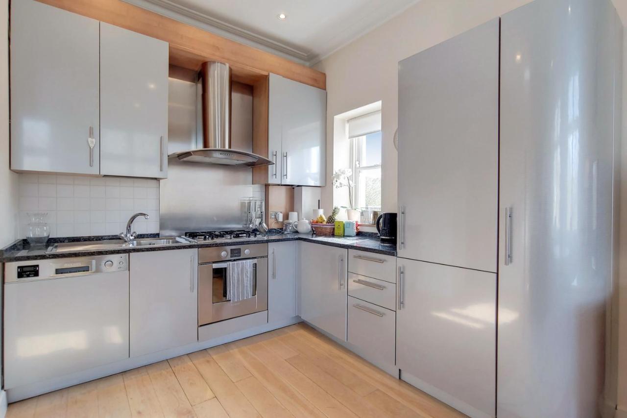 Cg1 - 2 Bedroom Apt, Kensington Garden Square View * Londra